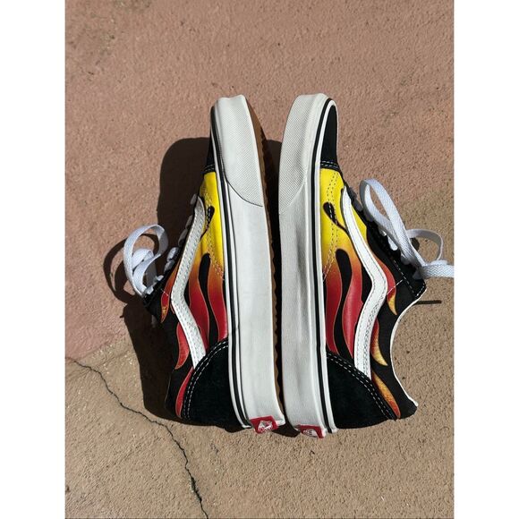Vans Knu Skool Skate Shoe - Black / Red, Yellow Flame Size 4 - Picture 4 of 10